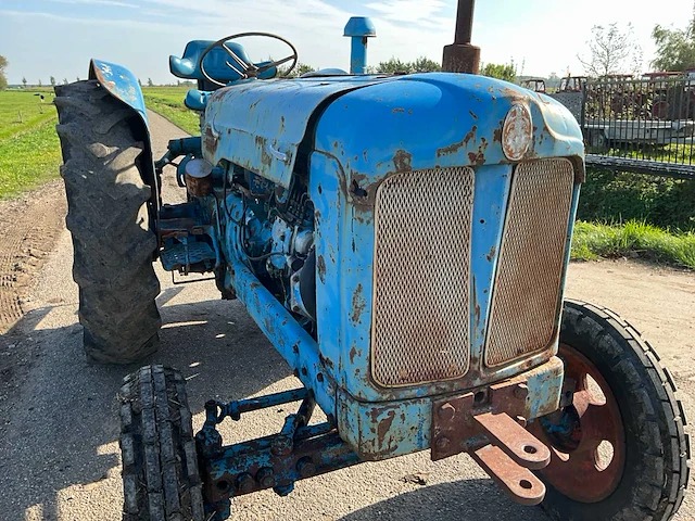 Fordson major oldtimer tractor - afbeelding 8 van  21