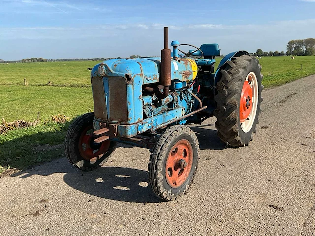 Fordson major oldtimer tractor - afbeelding 1 van  21