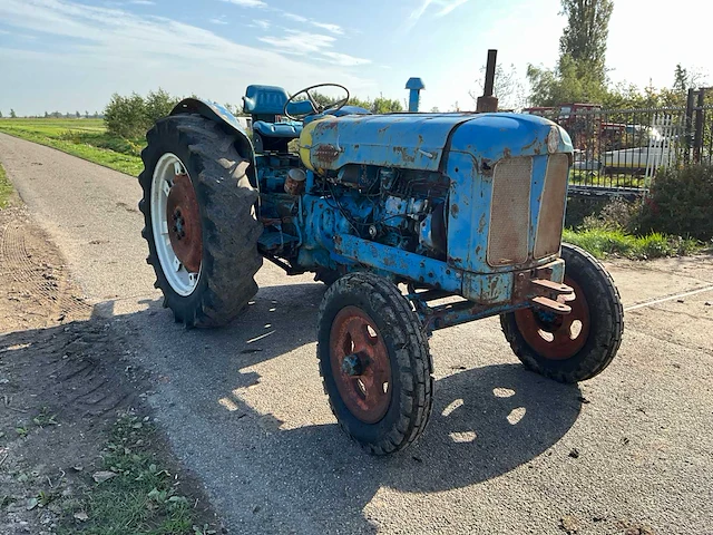 Fordson major oldtimer tractor - afbeelding 12 van  21