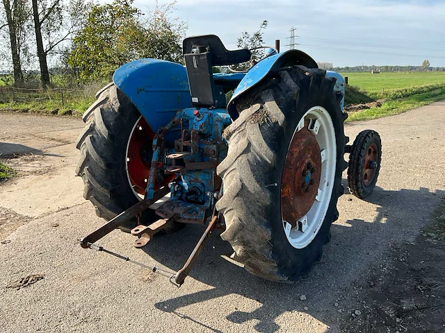 Fordson major oldtimer tractor - afbeelding 15 van  21