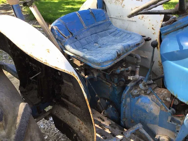 Fordson super dexta oldtimer tractor - afbeelding 14 van  14