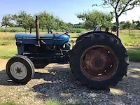 Fordson super dexta oldtimer tractor - afbeelding 10 van  17