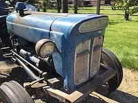 Fordson super dexta oldtimer tractor - afbeelding 16 van  17