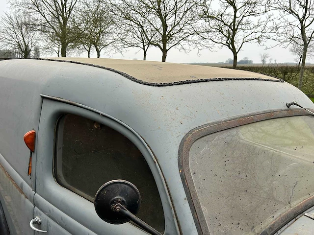 Fordson van - e83w 10cwt - oldtimer - afbeelding 21 van  35
