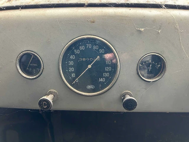 Fordson van - e83w 10cwt - oldtimer - afbeelding 22 van  35