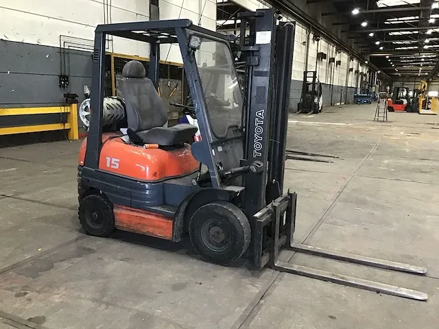 Forklift trucks - afbeelding 1 van  3