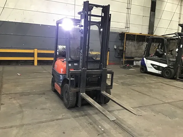 Forklift trucks - afbeelding 3 van  3