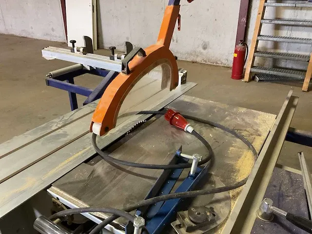 Formaatcirkelzaagmachine (c) - afbeelding 9 van  12