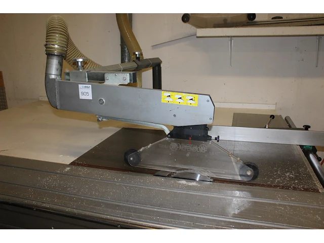 Formaatzaag altendorf type f-45. bouwjaar 1991. machinenummer 91-10-118. maximale doorsnede zaagblad 35 cm. - afbeelding 3 van  4