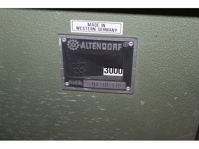 Formaatzaag altendorf type f-45. bouwjaar 1991. machinenummer 91-10-118. maximale doorsnede zaagblad 35 cm. - afbeelding 4 van  4