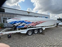 Formula racing offshore power boat, unieke wedstrijd boot - afbeelding 11 van  22