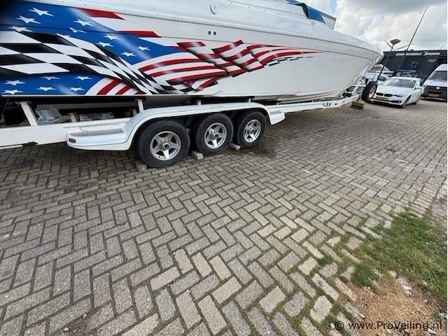 Formula racing offshore power boat, unieke wedstrijd boot - afbeelding 13 van  22
