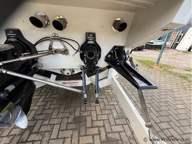 Formula racing offshore power boat, unieke wedstrijd boot - afbeelding 12 van  22