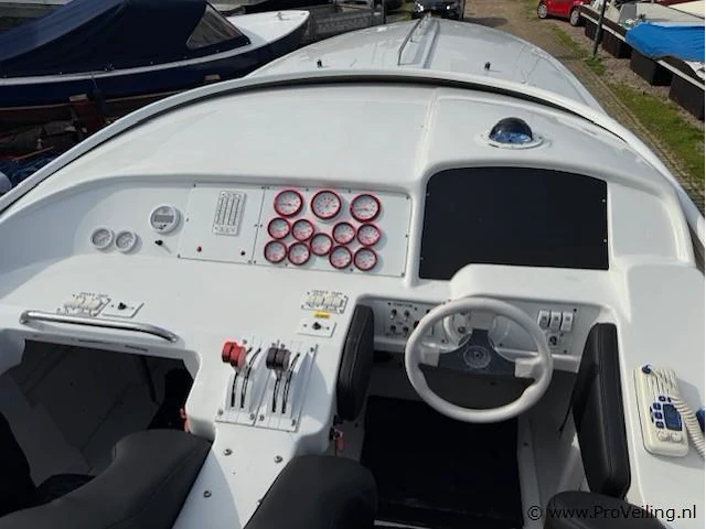 Formula racing offshore power boat, unieke wedstrijd boot - afbeelding 19 van  22