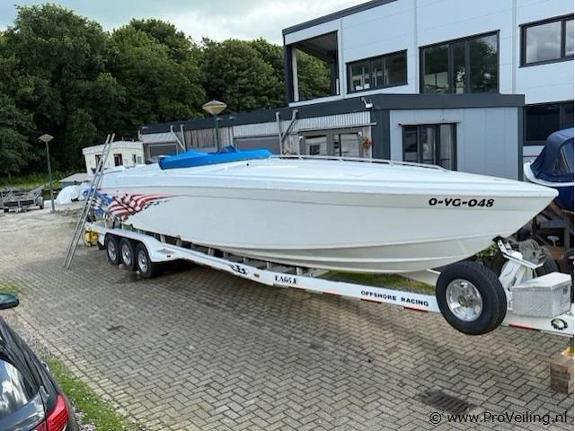 Formula racing offshore power boat, unieke wedstrijdboot - afbeelding 8 van  15