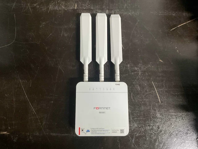 Fortinet 101f-ea fortiextender wifi extender (5x) - afbeelding 2 van  4