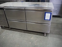 Foster - afbeelding 3 van  6
