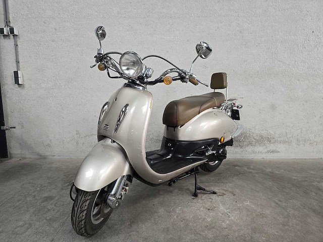 Fosti - bromscooter - grande retro - 4t 45km uitvoering d311sj - afbeelding 3 van  7