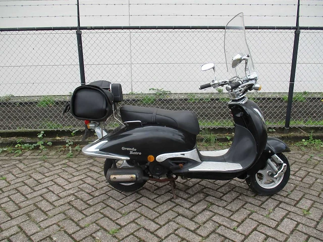 Fosti - bromscooter - grande retro ft50qte - scooter - afbeelding 8 van  11