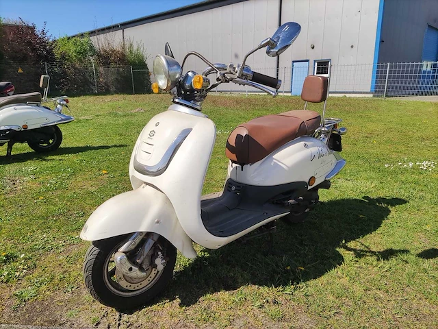 Fosti - scooter - afbeelding 1 van  12