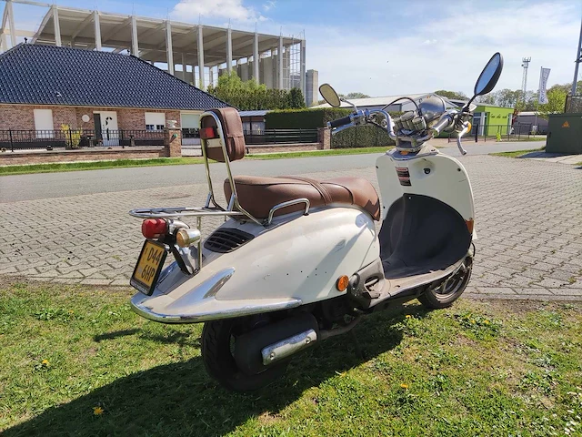 Fosti - scooter - afbeelding 8 van  12