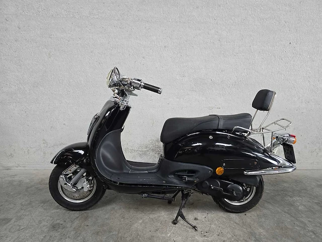 Fosti - snorscooter - grande retro - 4t 25km uitvoering fs280d - afbeelding 1 van  7