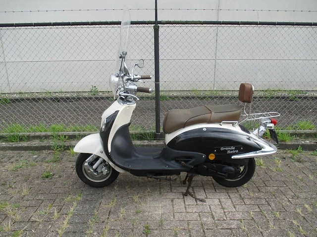 Fosti - snorscooter - grande retro ft50qte - scooter - afbeelding 1 van  11