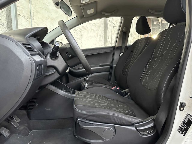 Foto! kia picanto 1.0 cvvt comfort p. 69pk 2012, 70-xtk-1 - afbeelding 18 van  34