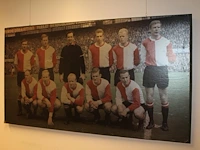 Foto op hout feijenoord. afmeting 185 x 102 cm. vermoedelijk elftal foto uit het kampioensjaar 1961. - afbeelding 2 van  3