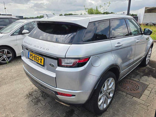 Foto peter aandacht land rover range rover evoque 2.0 td4 hse dynamic; ps-032-x - afbeelding 23 van  27