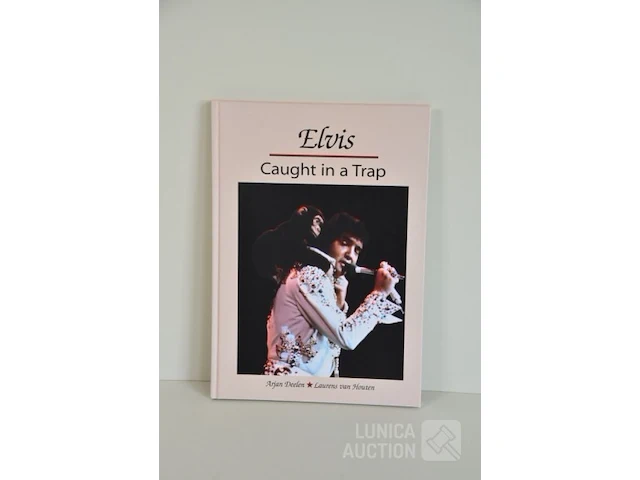 Fotoboek: "caught in a trap" - afbeelding 1 van  9