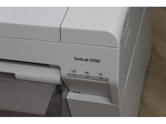 Fotoprinter epson surelab d700 voor afdrukken van 10 x 8 cm tot 21 x 100 cm. - afbeelding 2 van  3