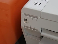 Fotoprinter epson surelab d700 voor afdrukken van 10 x 8 cm tot 21 x 100 cm. - afbeelding 3 van  3
