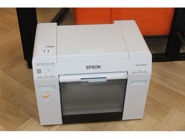 Fotoprinter epson surelab d800 voor afdrukken van 10 x 8 cm tot 21 x 100 cm. - afbeelding 1 van  3