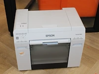Fotoprinter epson surelab d800 voor afdrukken van 10 x 8 cm tot 21 x 100 cm. - afbeelding 1 van  3