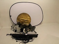 Fotostudio gerelateerde producten waaronder softboxen, parapluboxen, statief, fotodoek en reflectieschermen. - afbeelding 1 van  4
