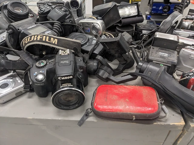 Fototoestellen + benodigdheden., canon, pratica, olimpus - afbeelding 18 van  20