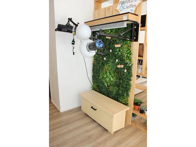 Fotowand met bank en diverse kleuren uitschuifbare achterwanden 125 x 232 cm met twee flitslampen mettle 60... - afbeelding 6 van  6