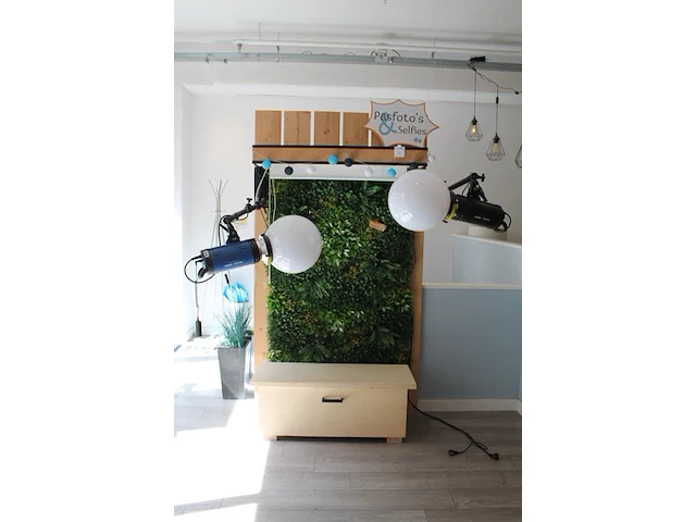 Fotowand met bank en diverse kleuren uitschuifbare achterwanden 125 x 232 cm met twee flitslampen mettle 60... - afbeelding 2 van  5