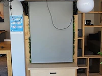 Fotowand met bank, twee uitschuifbare achterwanden 125 x 232 cm en twee flitslampen mettle 600 q met diffuser. - afbeelding 3 van  4