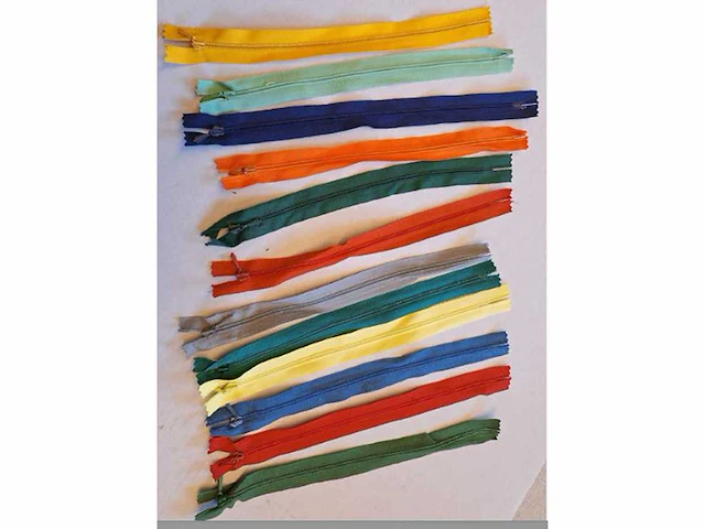 Fournituren partij 1200 stuks assortiment ritsen 25cm (1200x) - afbeelding 3 van  3