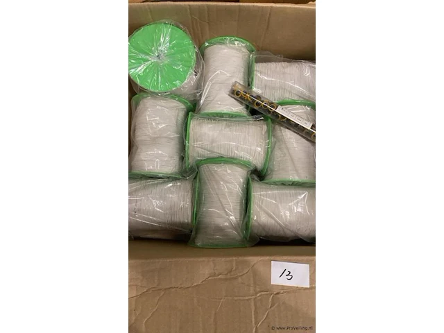 Fournituren rollen dun elastiek schijven knopen enz. - 2 dozen - afbeelding 4 van  4