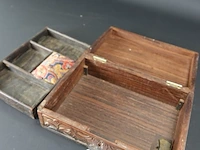 Fraai bestoken antieke houten kist - afbeelding 3 van  5