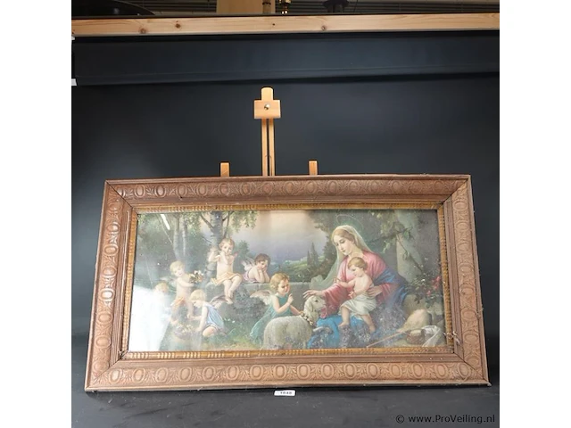 Fraai bestoken oude houten lijst met religieus tafereel - afbeelding 1 van  5