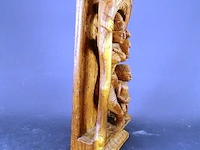 Fraai in hout gesneden oosterse voorstelling - afbeelding 3 van  5