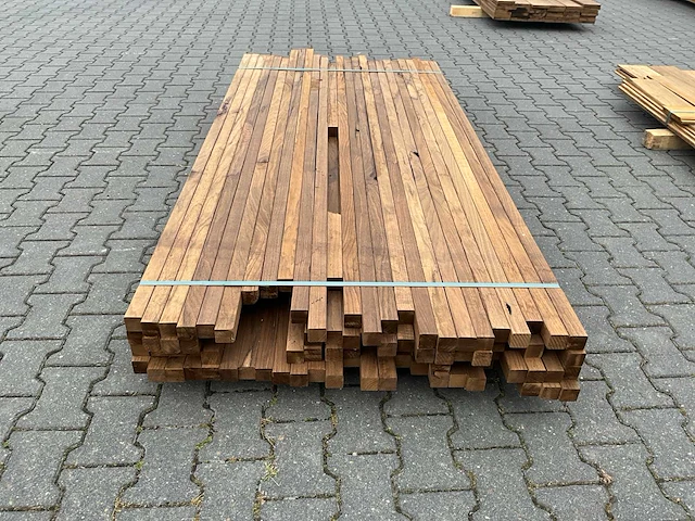 Frake gevelbekleding geschaafd (2150x40x40mm) (90x) - afbeelding 2 van  4