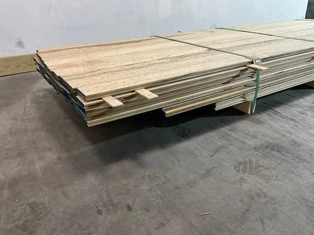 Fraké plank met mes en groef partij 210-270x9.7x2 cm - afbeelding 2 van  7