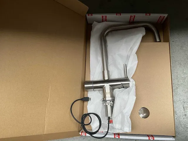Franke pollux 3 in 1 kokend water kraan met touch bediening met combi s boiler - afbeelding 3 van  8