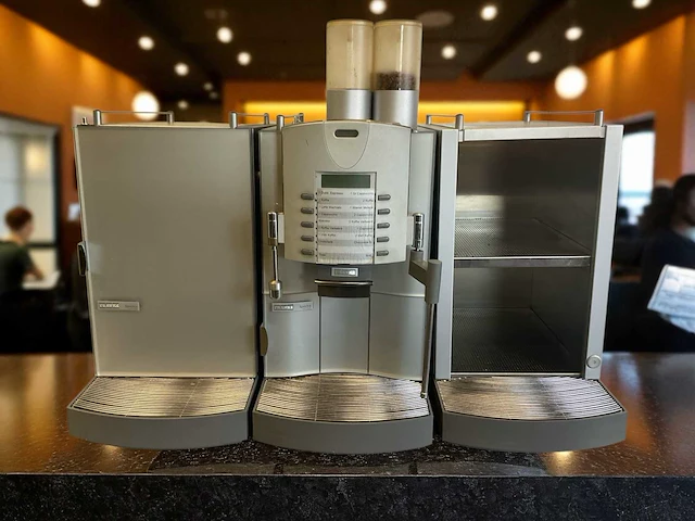 Franke spectra s koffiemachine + melkkoeler + kopjeswarmer - afbeelding 1 van  16
