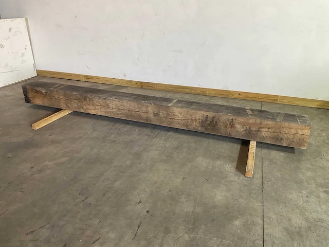 Frans eikenhouten balk gedroogd 403x29x29 cm - afbeelding 1 van  6